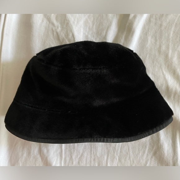 Gilly Forge Black Faux Fur Hat with Blue silk lining. Excellent condition! - Picture 6 of 8